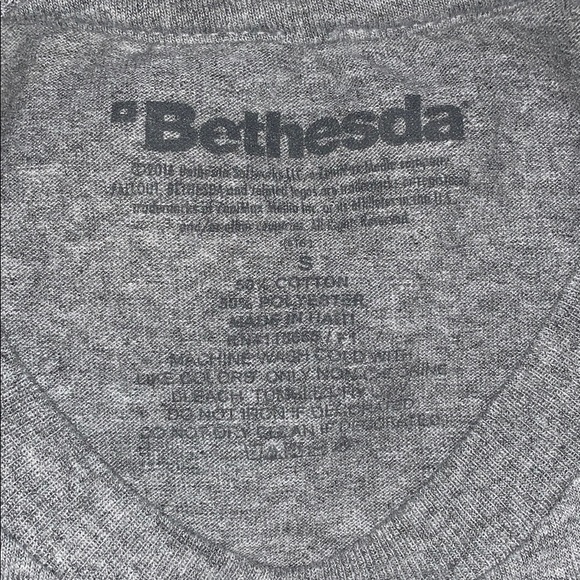 $5 in any bundle! Bethesda Fallout Logo Tee - Picture 3 of 3